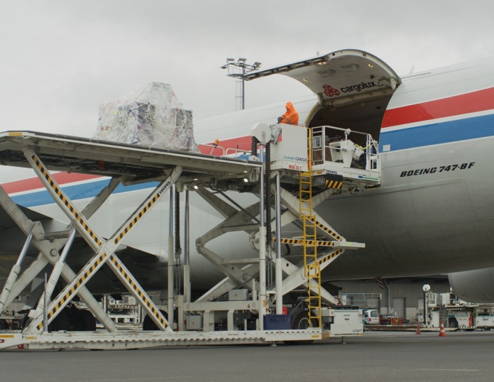 Airjet Cargo allows the chartering of a cargo plane to transport goods, items and fret quickly and safely around the world