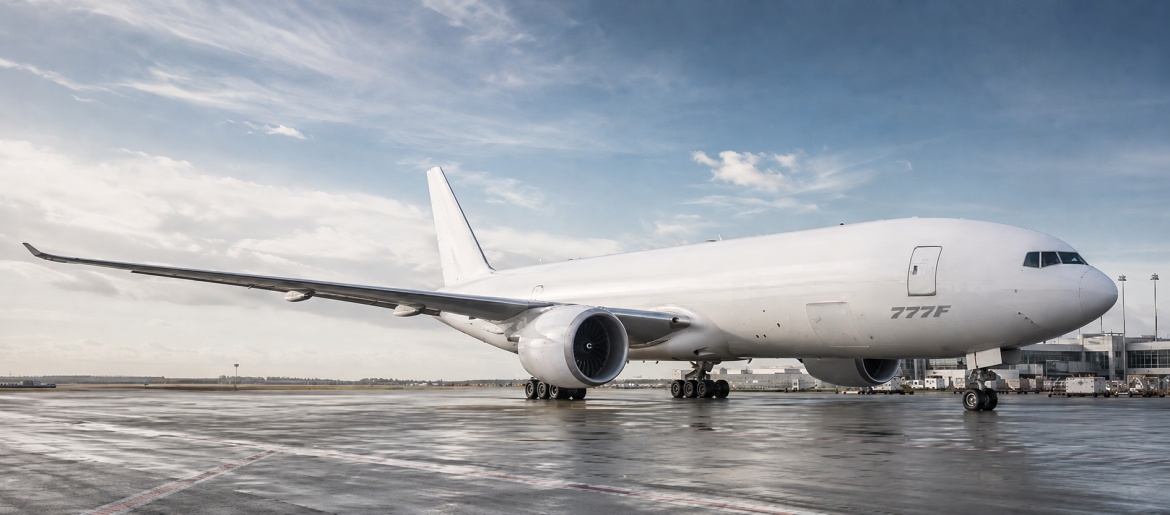Boeing 777 Freighter avion cargo sur le tarmac