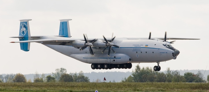 Antonov An-22